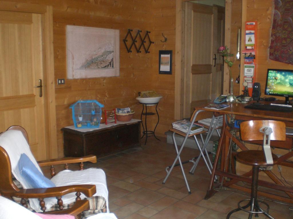 Pera Rionda Bed & Breakfast Caprie Bagian luar foto